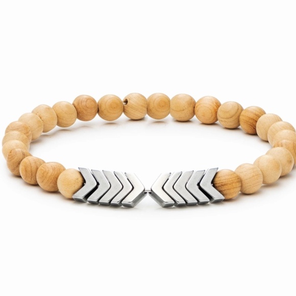 Vitality - Silver Sacred Arrow Wood Diffuser Bracelet - Picture 2 of 4